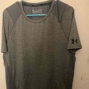 Under Armour men’s athletic gray shirt
